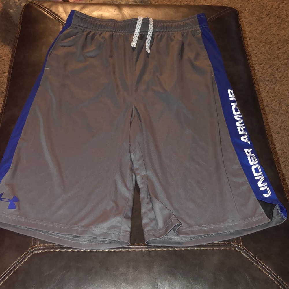 Under Armour Boys XL Athletic Shorts EUC